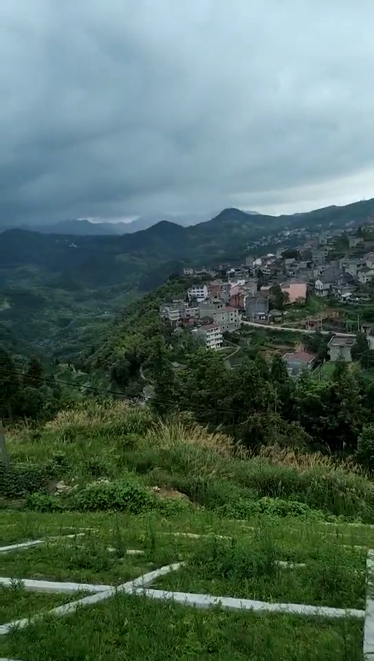 这才是真正大山深处有人家