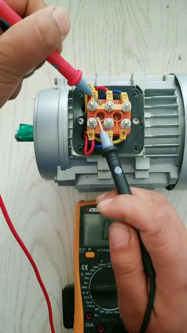 测三相电机三相绕组阻值是否平衡,喜欢的关注哦