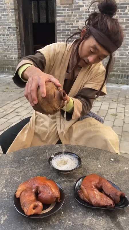 痛饮三大碗大碗喝酒大块吃肉快哉快哉酒-全民小视频