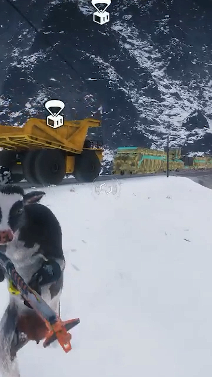 奶牛特工#火车撞卡车,怎么还看对眼了?-度小视