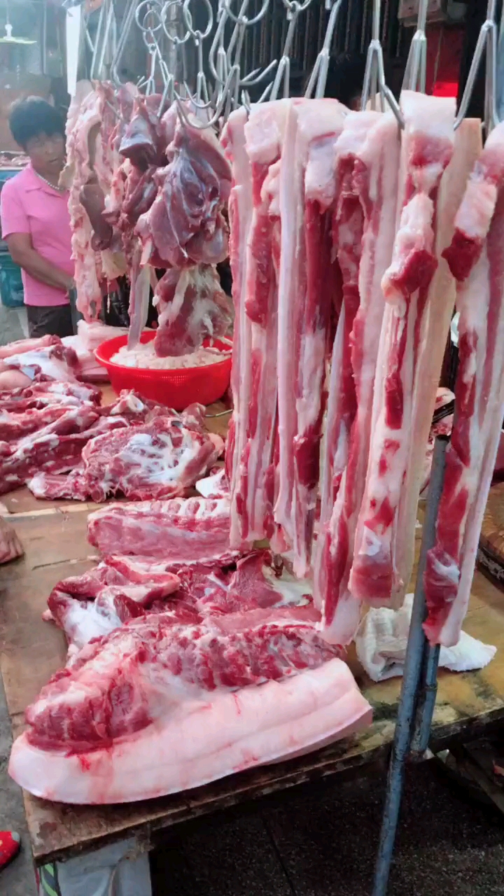 广西猪肉今天卖35元一斤,你们那里猪肉怎么卖