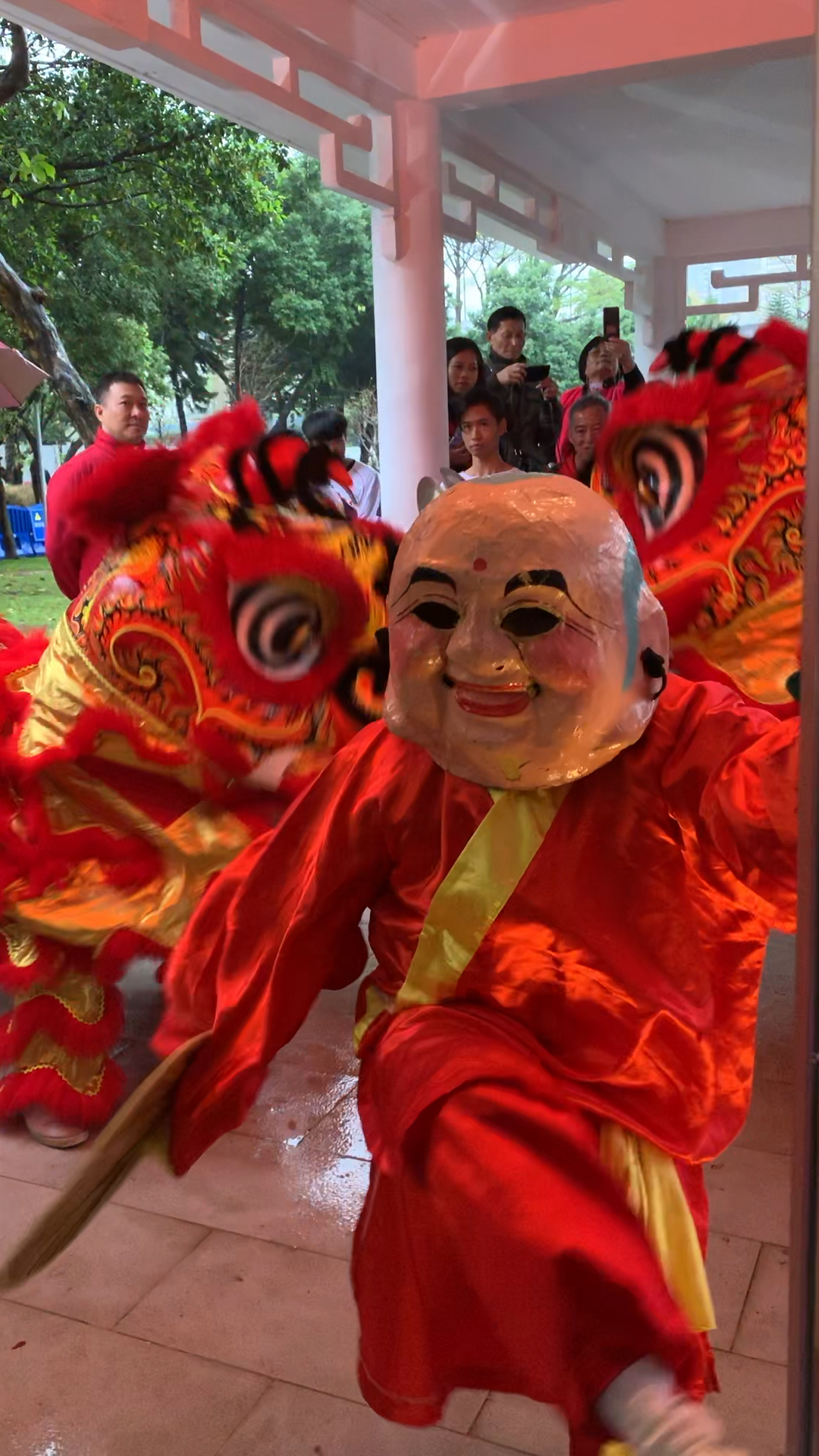 全民独门绝技咖#好可爱的大头佛,扮演者可是广州工人醒狮协会老会长