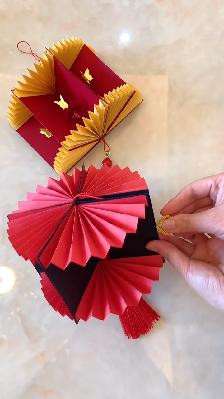 手工制作又可以当贺卡又可以当灯笼春节手工首选哟