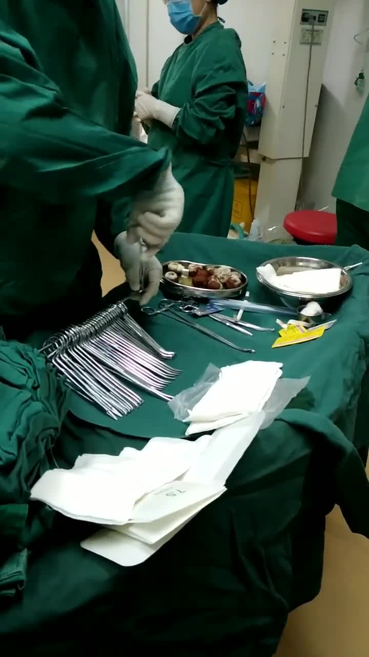 剖腹产手术的所有器械