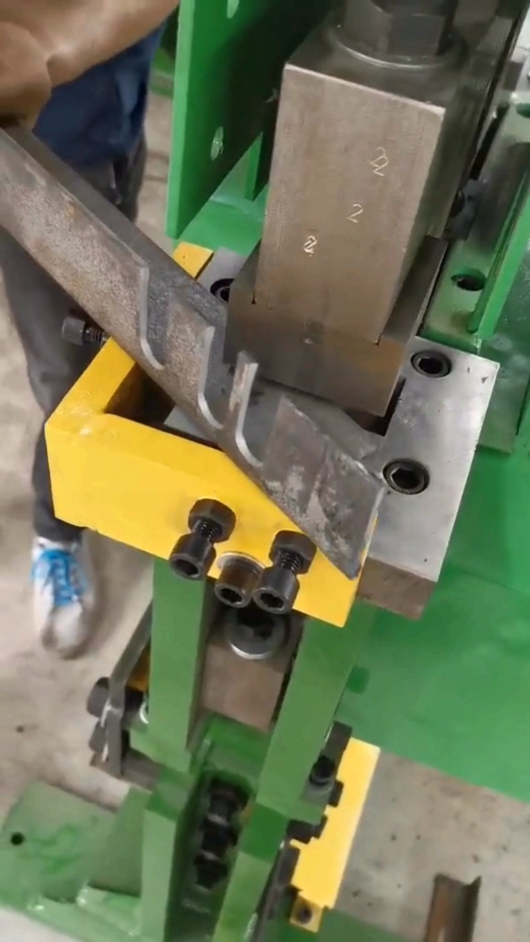 角钢切断机-角钢切角机