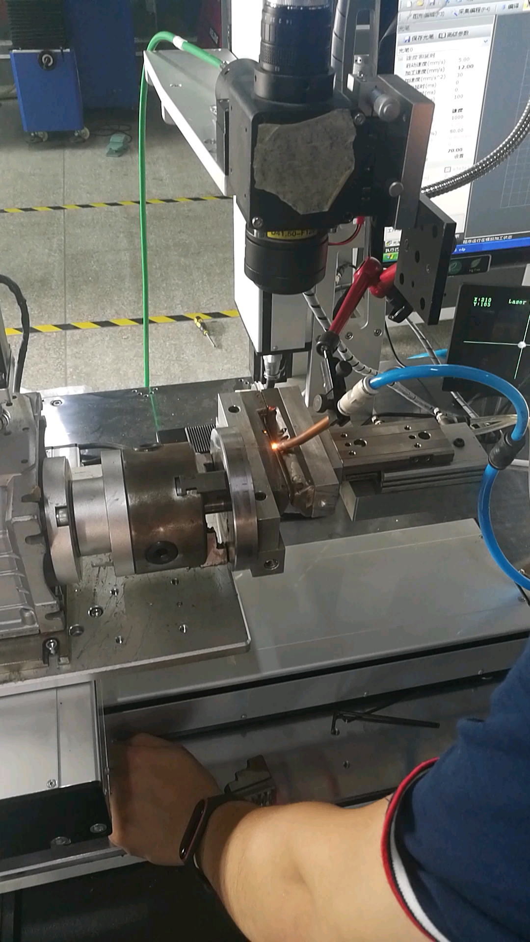 激光连续焊接 四轴工作台!