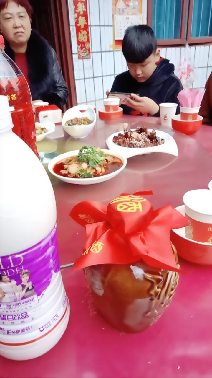 吃坝坝宴酒碗了