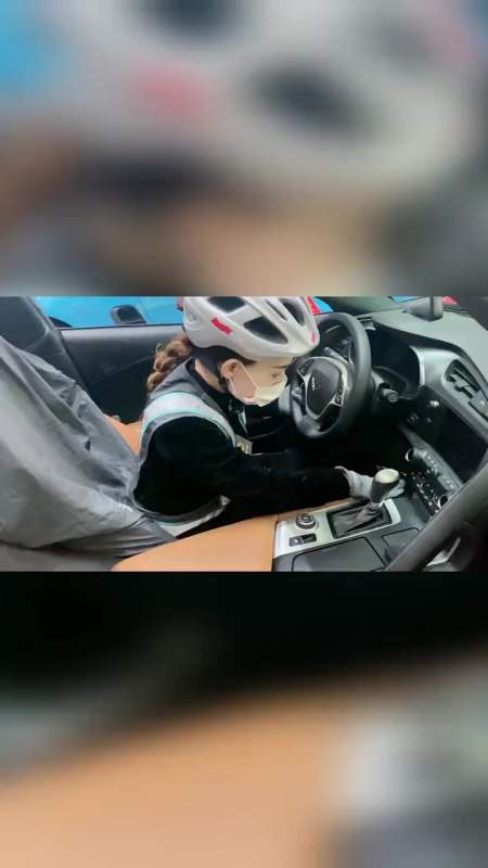 我要上热门#这个车是啥,代驾女司机加油-度小视