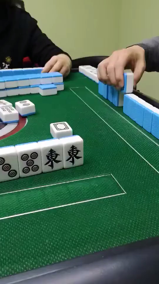 打麻将三缺一,简直就是不可能的!