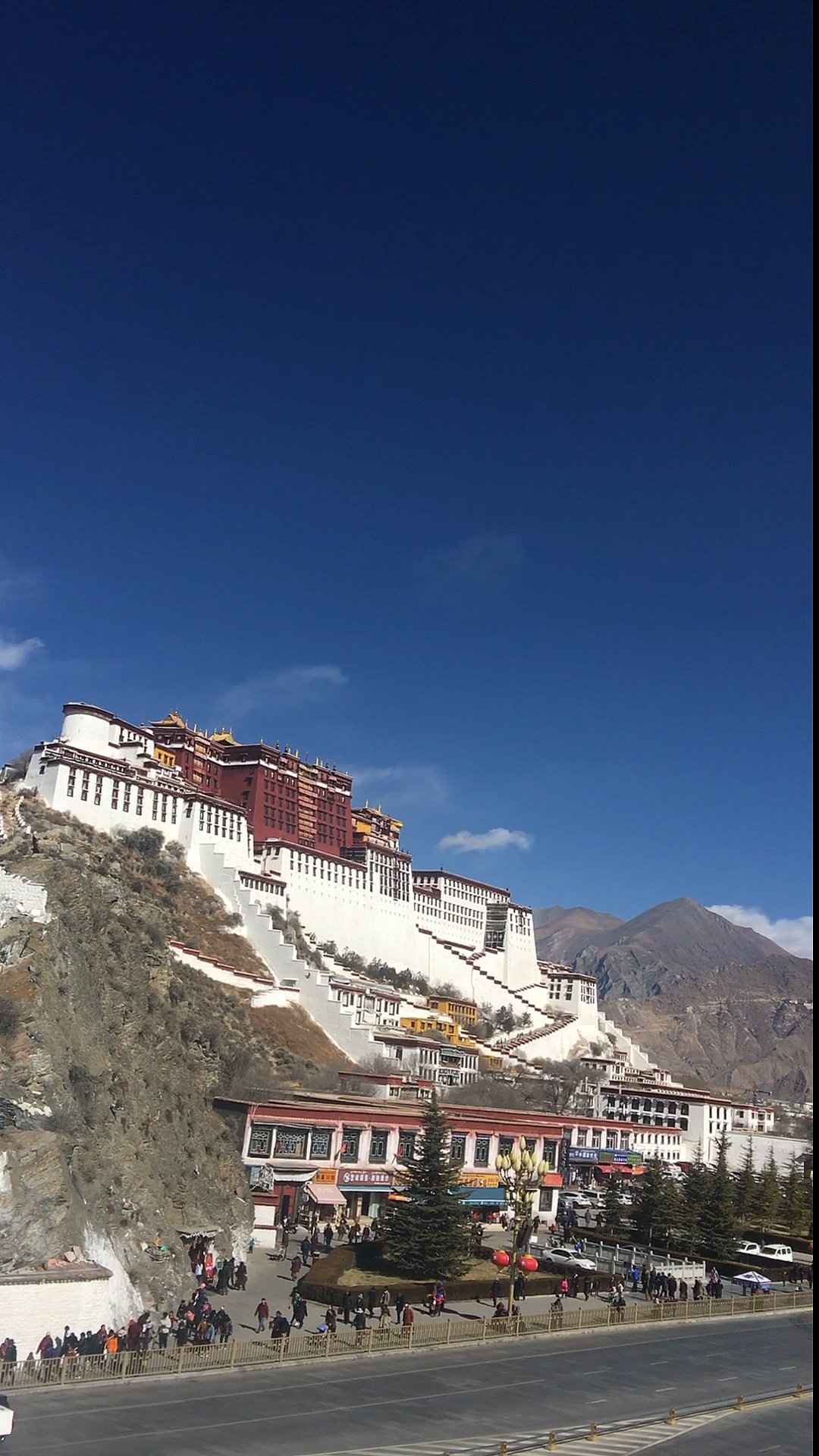 旅行#神奇的布达拉宫,蓝天白云下的布达拉宫!