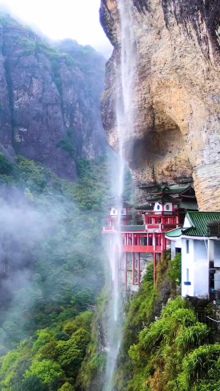 福建千年悬空寺,神秘瀑布从天而降,却鲜为人知,福建,漳州,平和