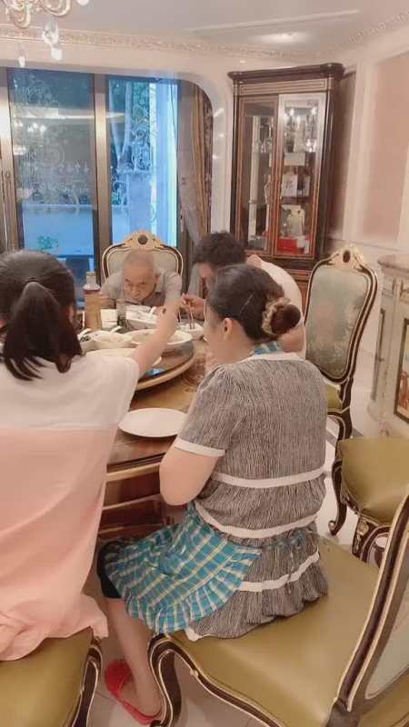 小时候家里穷只有来客人才能吃上一顿香喷喷的豆花饭是最好的招待心想