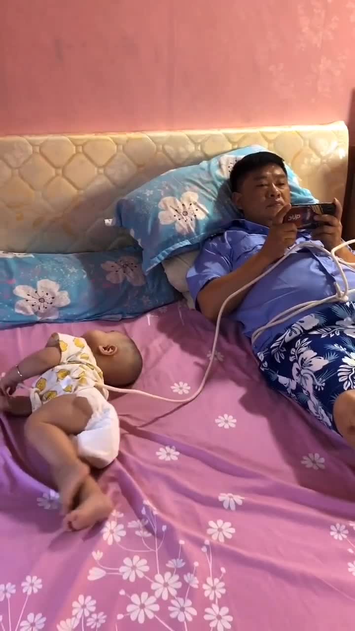 爸爸带娃,活着就好