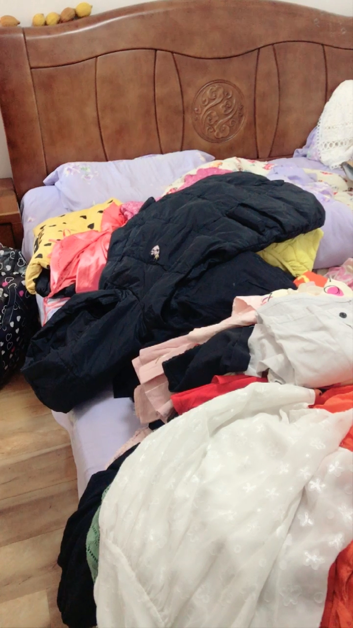 收拾东西回家了,开小车