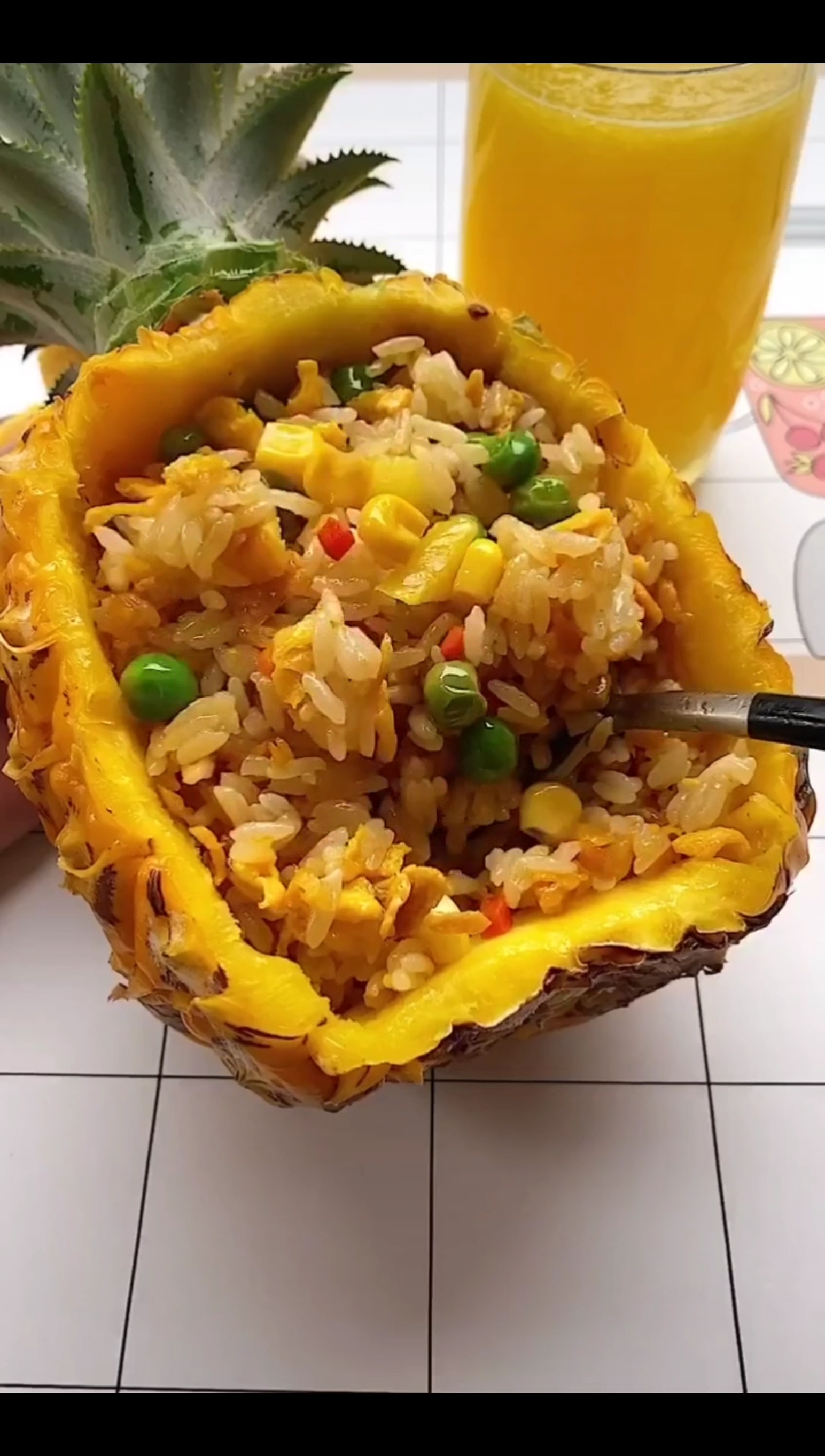 深夜食堂#创意美食,菠萝蛋炒饭,太好吃了