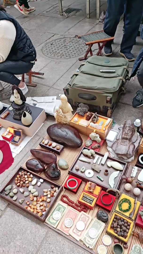 济南文化市场古玩太多了!