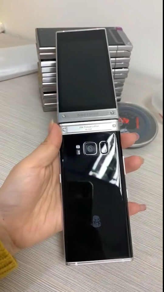 三星w2018白金顶配,w2019白金顶配,都有货,喜欢哪款的老铁直接下单就