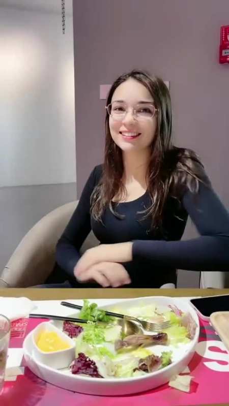 女儿不想去幼儿园的事告诉了媳妇看俄罗斯妈妈是什么态度