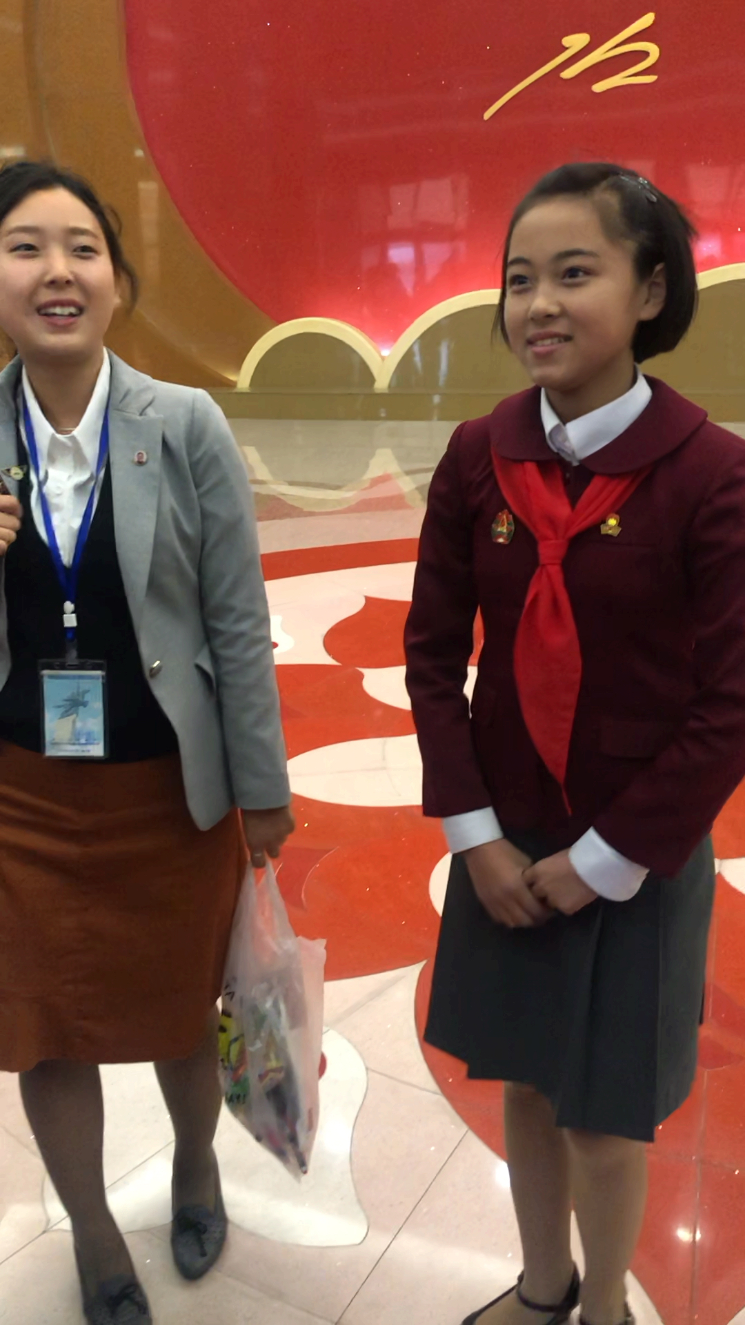 朝鲜平壤,漂亮的女学生,欢迎大家参观.