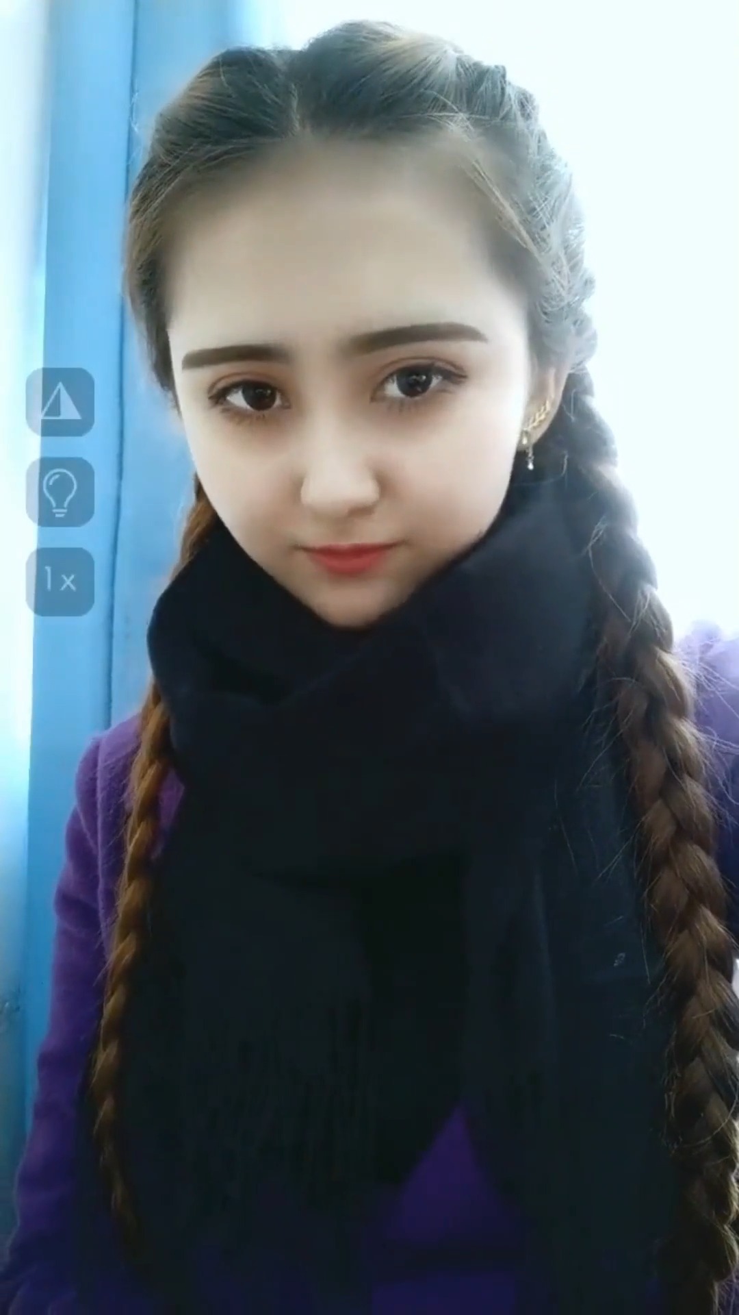 娱乐#刚交往的新疆小姐姐,没化妆的颜值,你们觉得她好看不