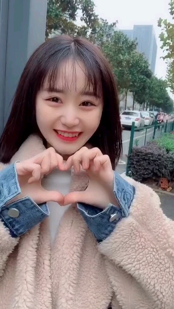 对一个女孩最高的评价是可爱吗琪琳仙女儿双胞胎