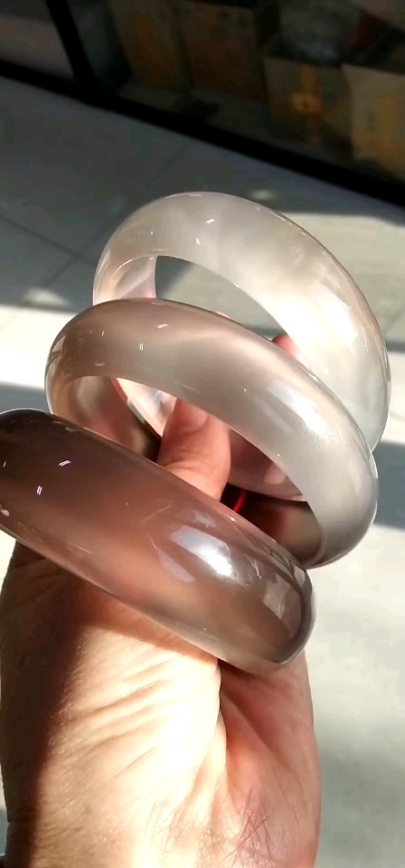 北红玛瑙冰料手镯