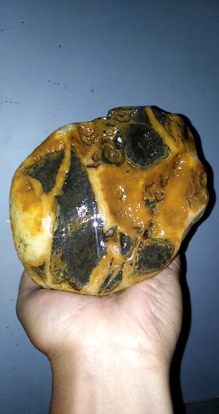 石头上的故事#汉江火爆石,正面立体效果不显,还好背面也给力!