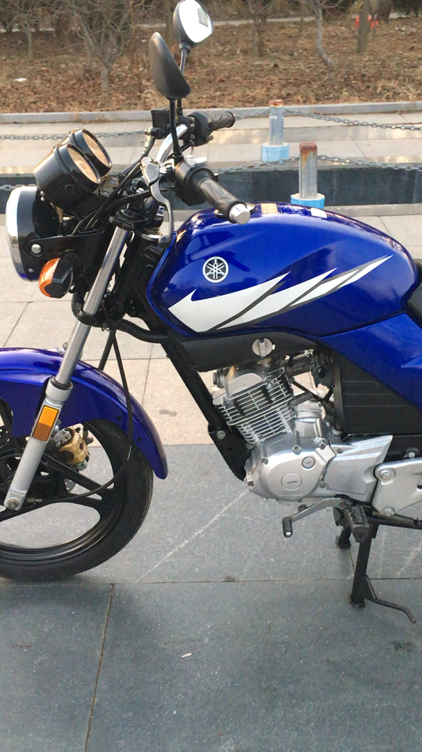 雅马哈天剑125刘德华签名纪念版46号