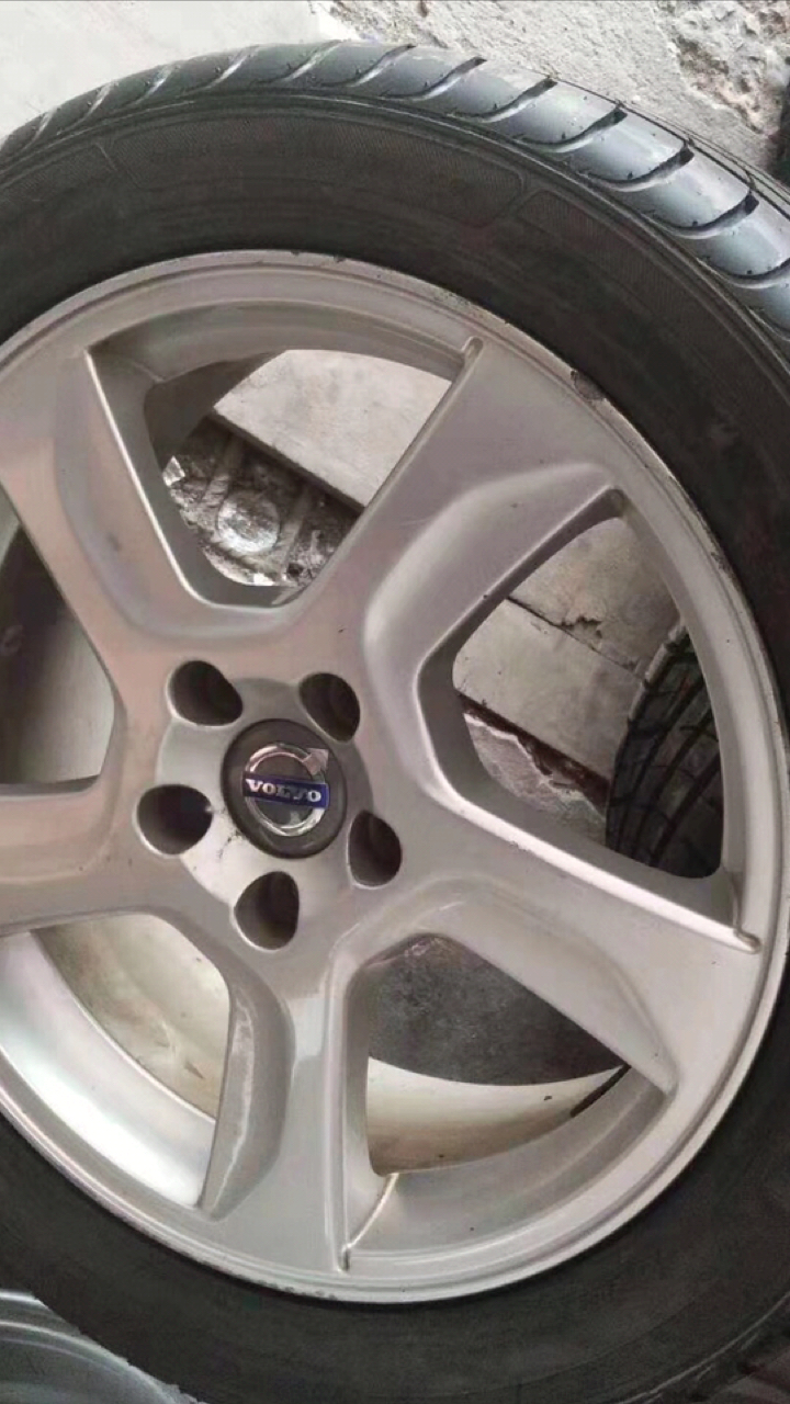 锐科途轮胎装车