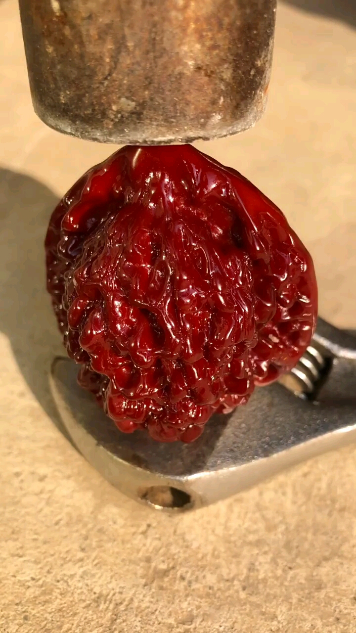 文玩核桃#砸开了