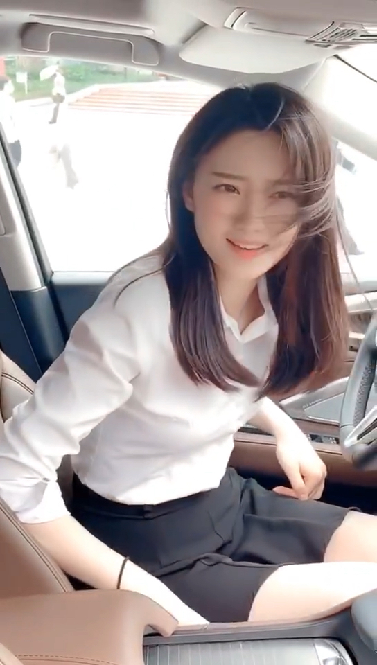我要上热门#刘诗琪车模双击关注爱心