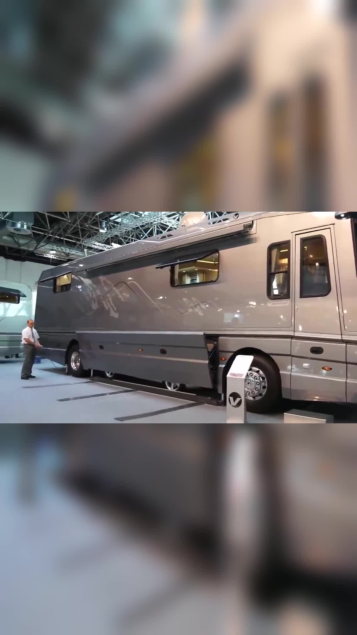 一辆自带车库的豪华房车,能买得起的都是土豪