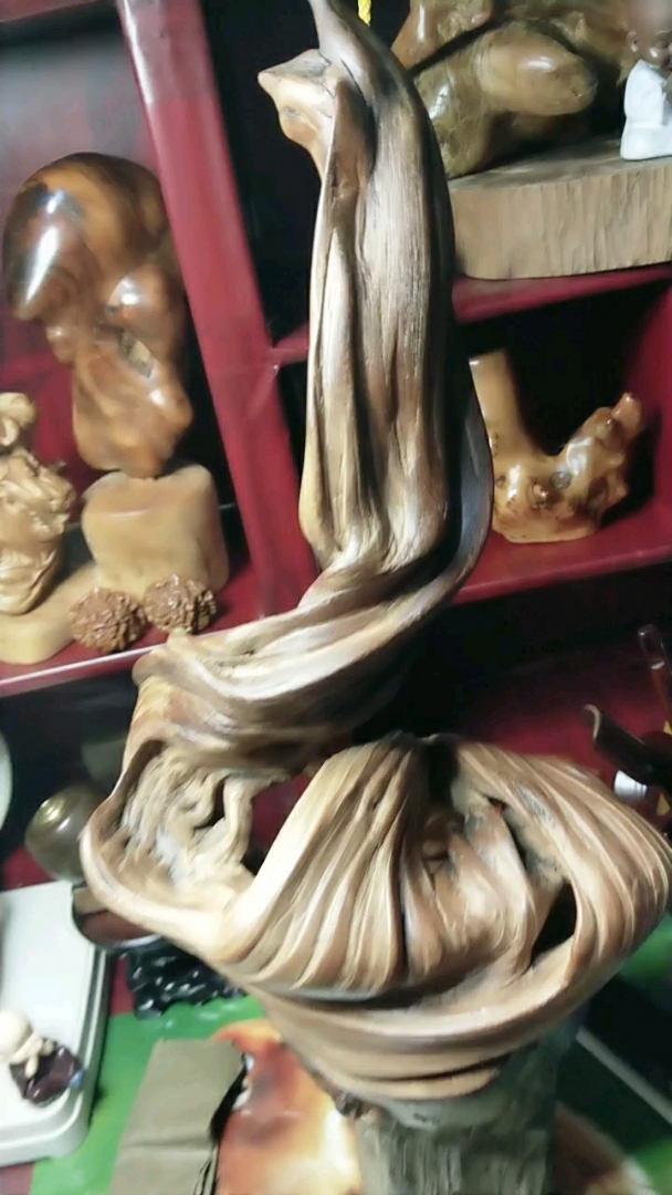 崖柏陈化红骨料,纯天然造型,收藏极品