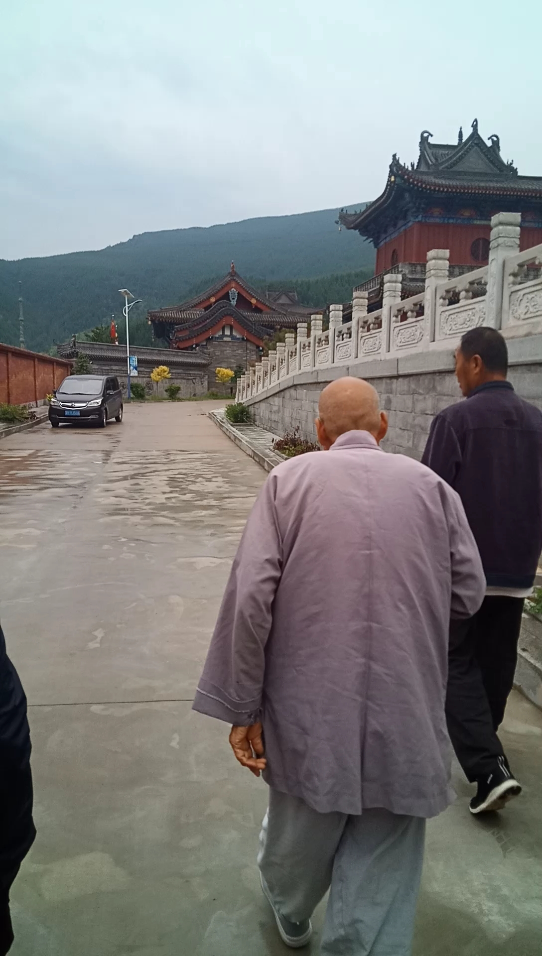 与师父一起行走在美丽的名胜古迹五台山