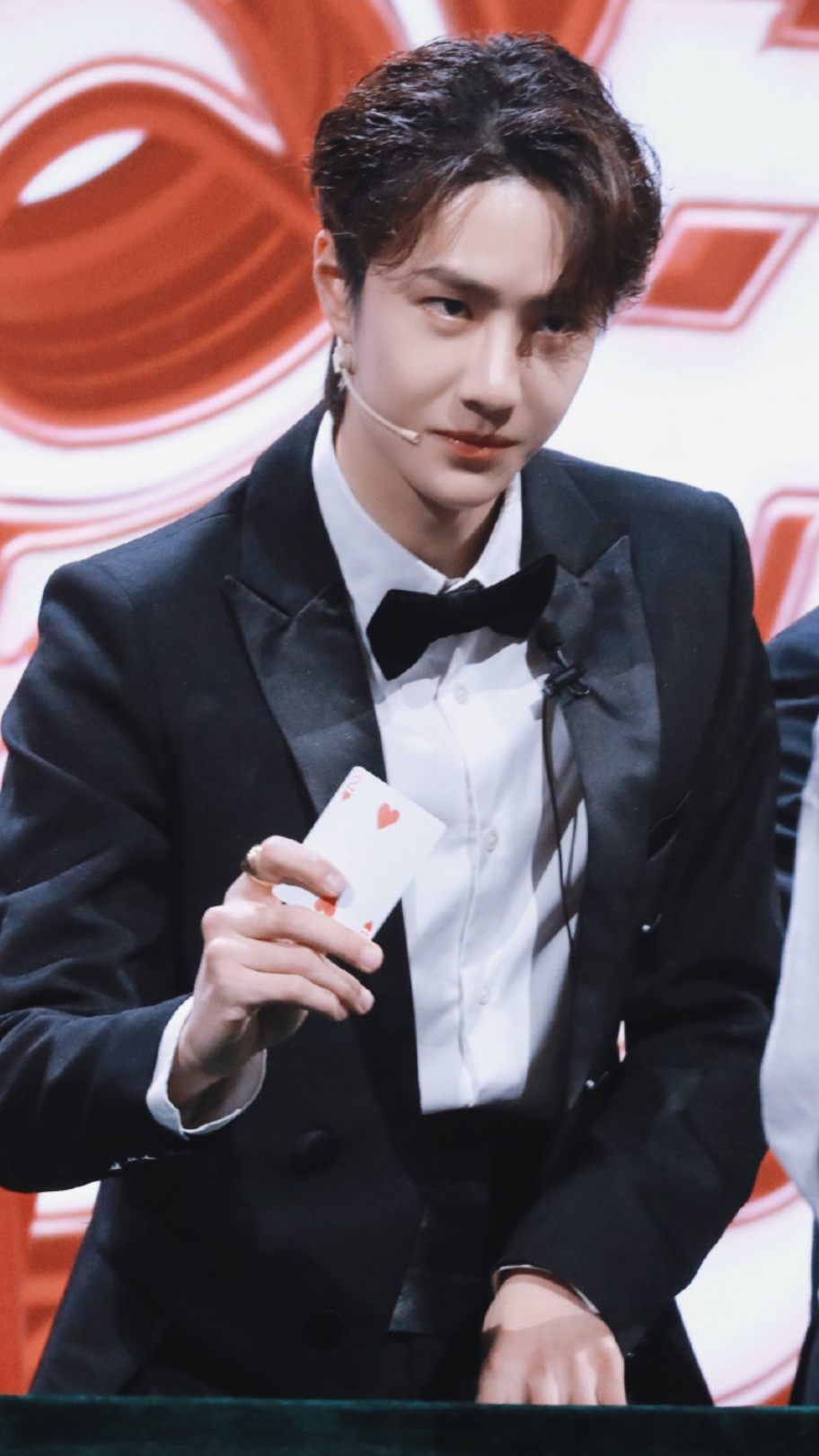 王一博#金牌魔术师!这傲娇的小表情,奶博呀!