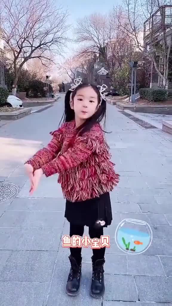 lucky跳波妞舞,愿每个小孩都可可爱爱!