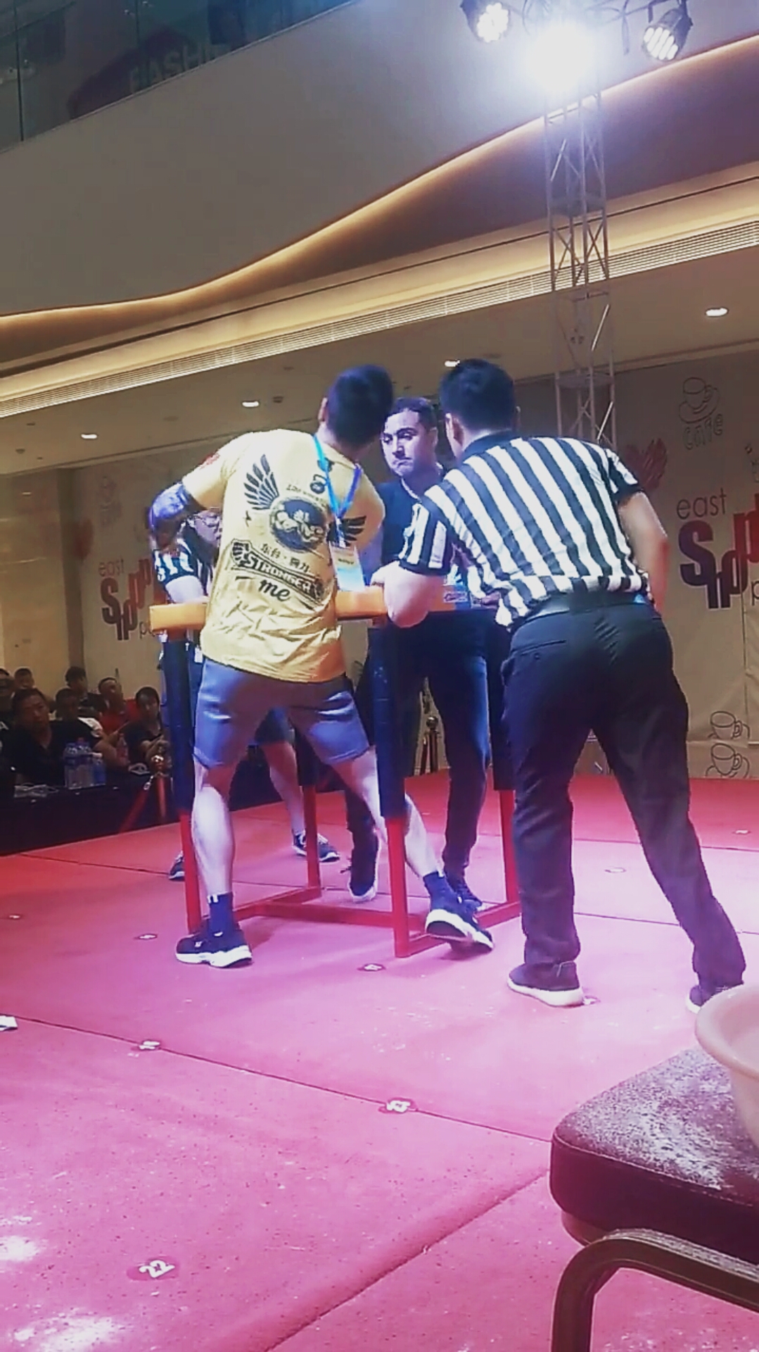 一眨眼功夫就被秒了,对手太强悍了!