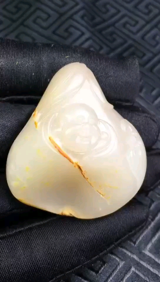 收藏级独籽粉玉标本! 品名:【福在眼前】  尺寸:43.38.17mm 重35克