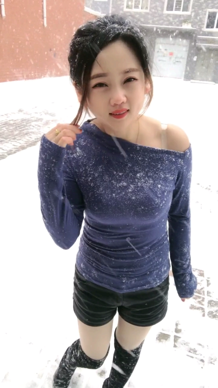 我这里下雪了好冷呀