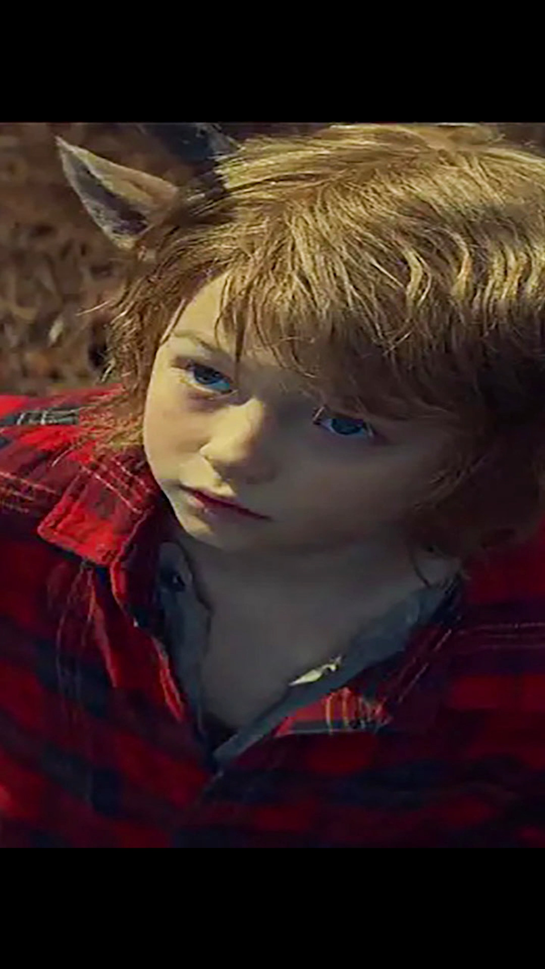 鹿角男孩搭上火车,却遭捕猎者追击