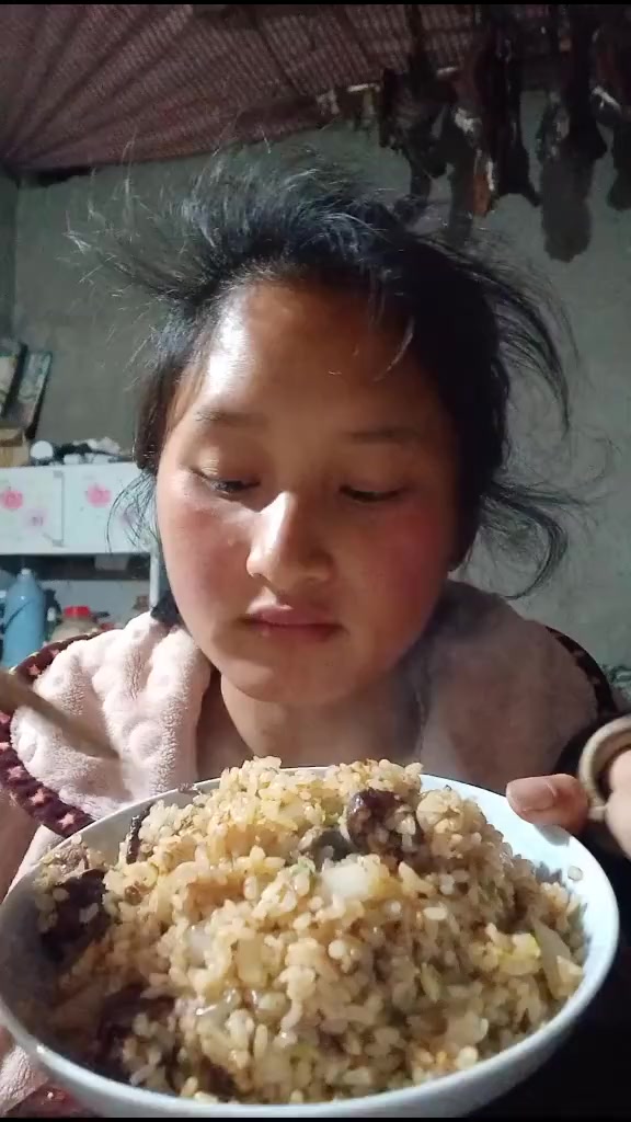 农村宝妈啊:今天跟我老公吵架了.各做各的吃!