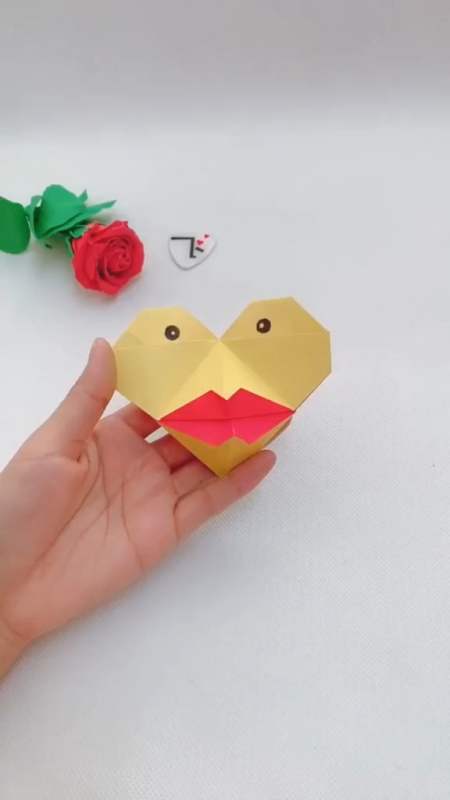 手工折纸#爱心亲嘴小黄鸭,快来一起动手吧