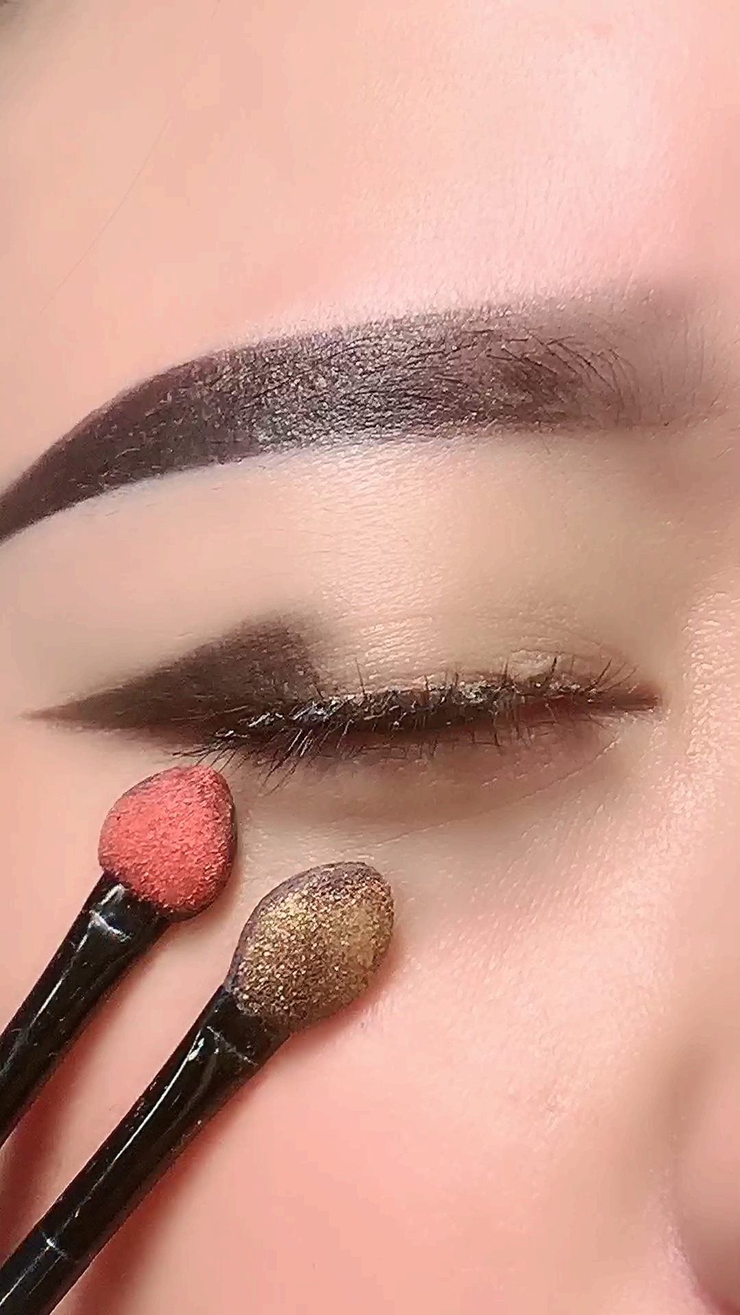 我要上热门#黑色眉笔眼影画出的厌世俗眼妆