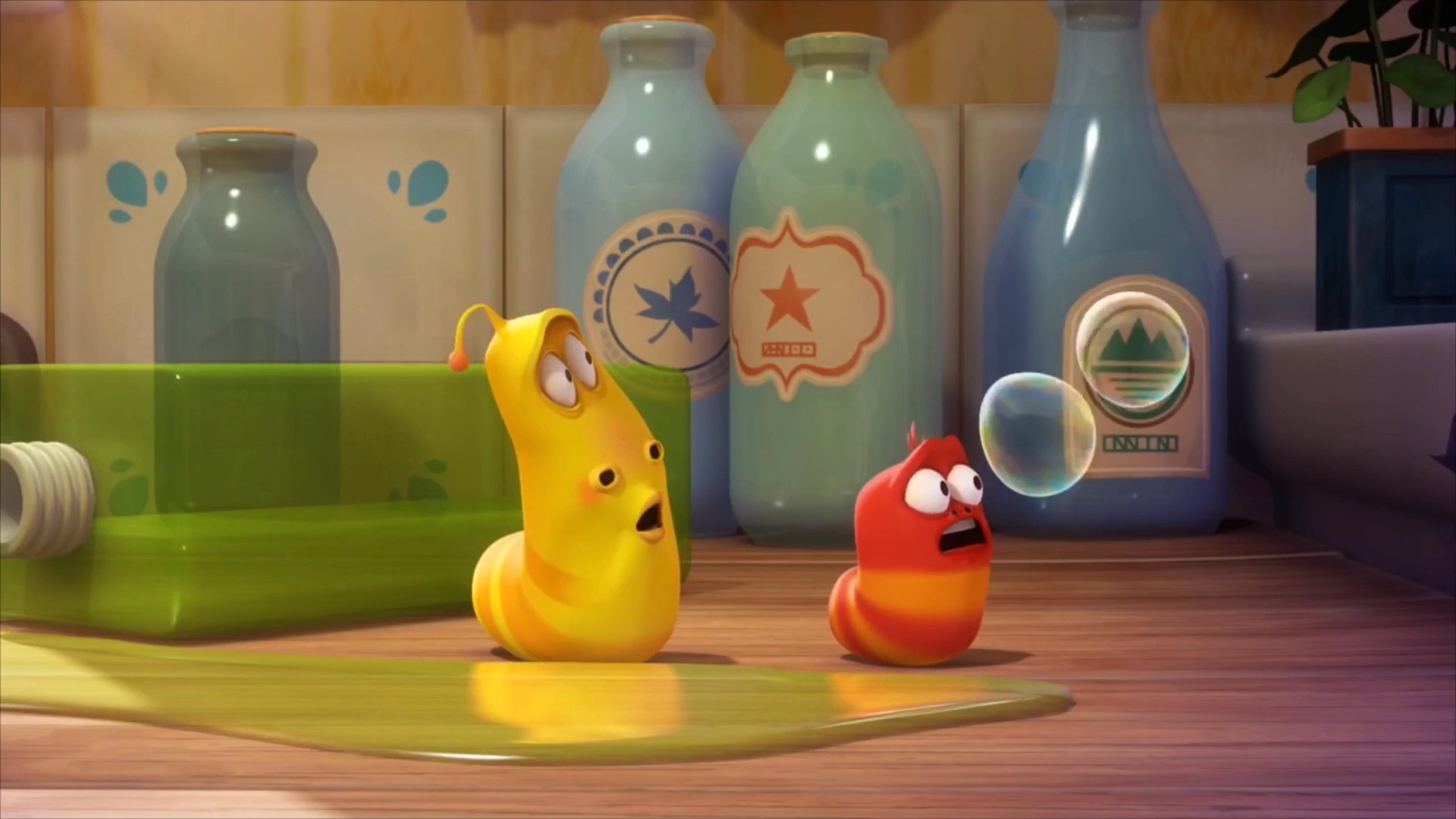 动画片爆笑虫子#红红为了也能吹出泡泡,刻苦训练,终于完成了自己的