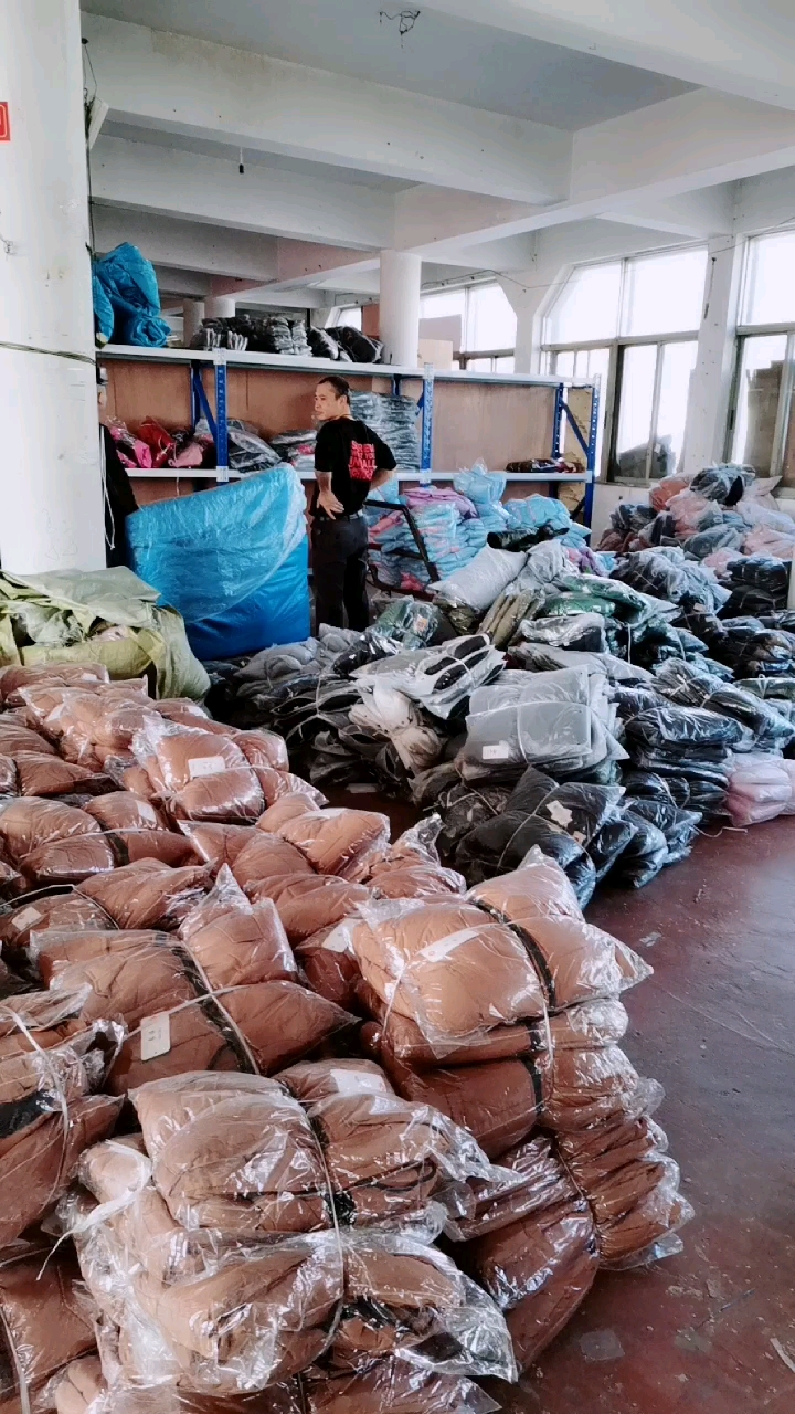 电商背后的童装仓库.很惊人!马云看了都害怕