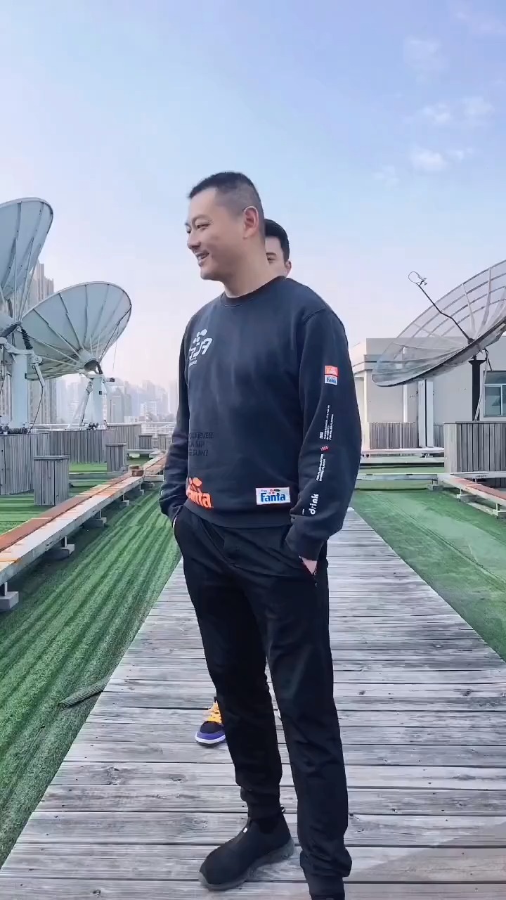 王小川带着186club来了～@白羽@焦宏翊@刘锦江#黄梅也很美#安徽卫视