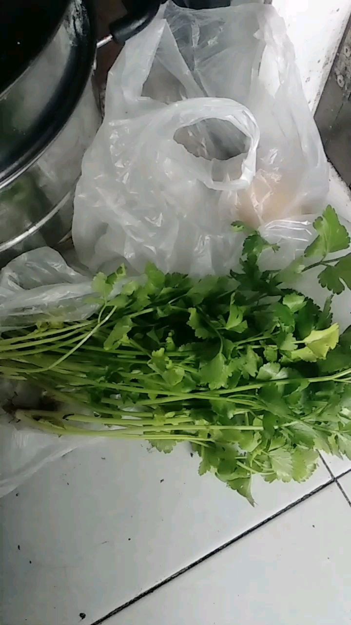 买到假香菜了,下次不做好人了