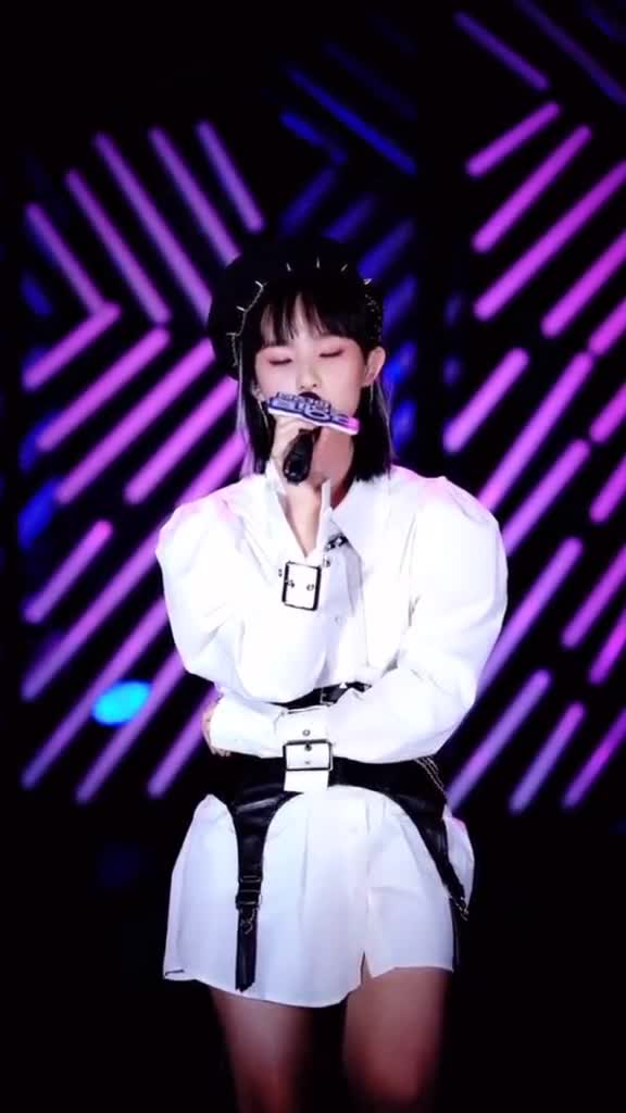 中国新声代出来的张钰琪清唱蓝莲花颤音绝了还跟以前一样