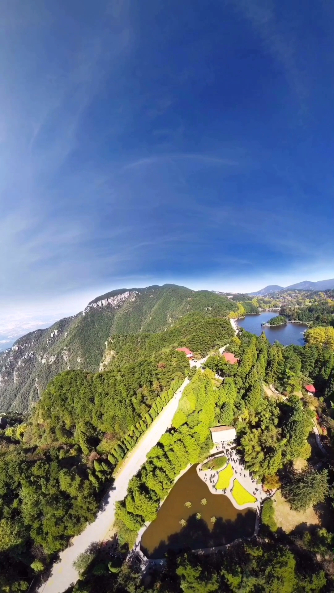 我的私藏景点#江西·庐山如琴湖全景:不识庐山真面目,只因没有无人机