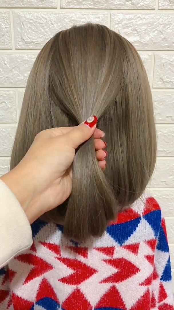 短发过年这样扎,人见人夸